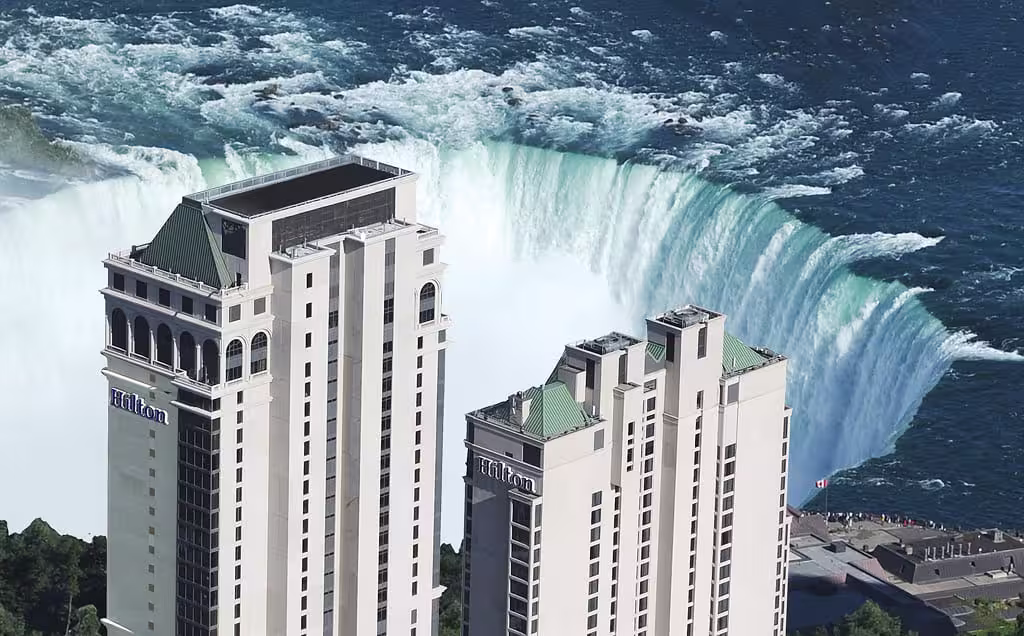 Casino Hilton Niagara Falls — panoramiczny widok na hotel i kasyno